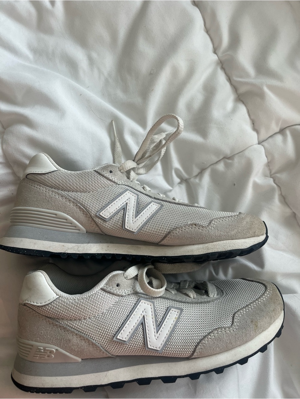 New Balance Women's Light Gray & White Retro Runner Sneakers